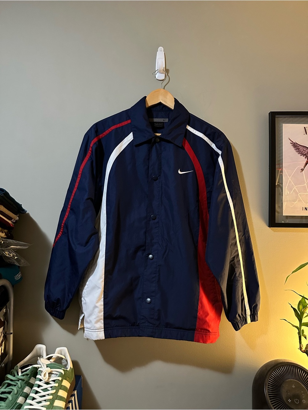 Vintage Nike Men’s Navy, Red & White Colorblock Windbreaker